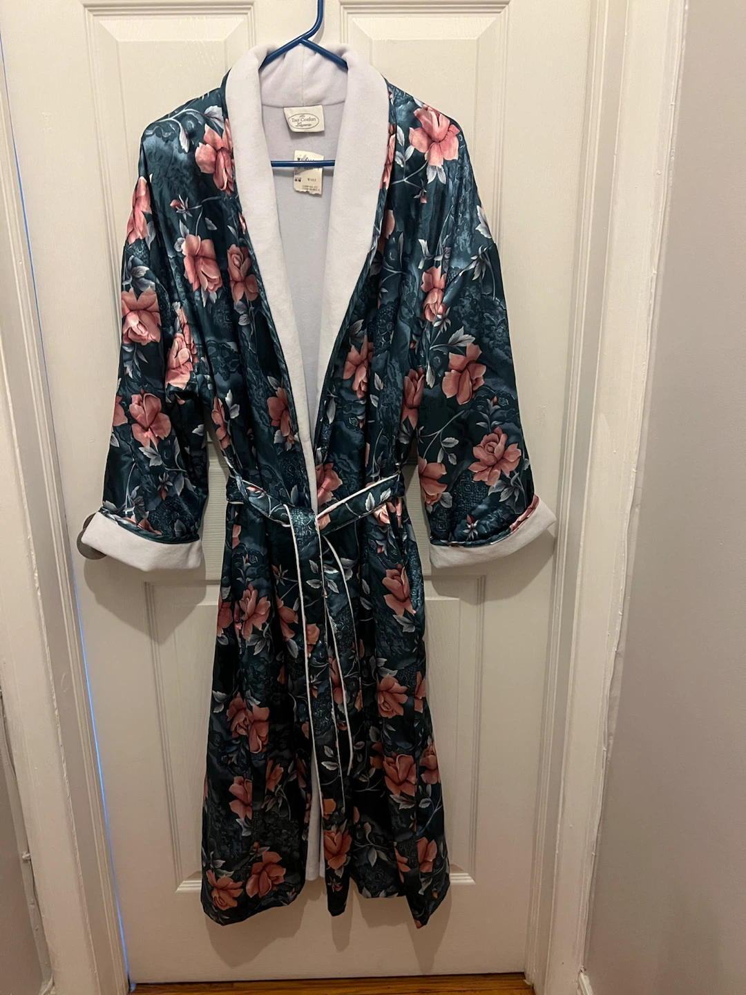 Silken Spirit Floral Robe - Medium