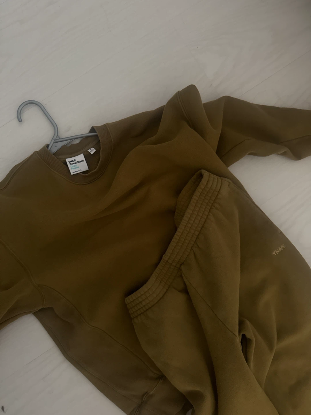 TNA Cozy Fleece Sweatshirt and Sweatpants Set