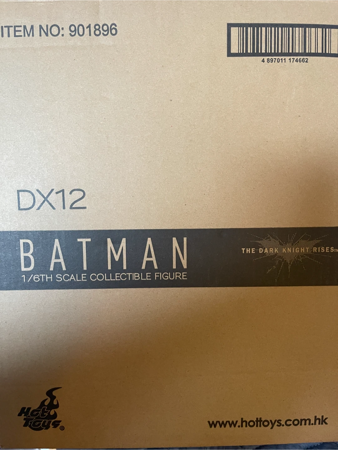 Hot Toys DX12 Batman 1/6th Scale Collectible Figure