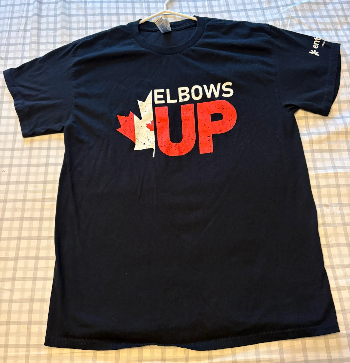 ✨✨Elbows Up T-Shirt Size L