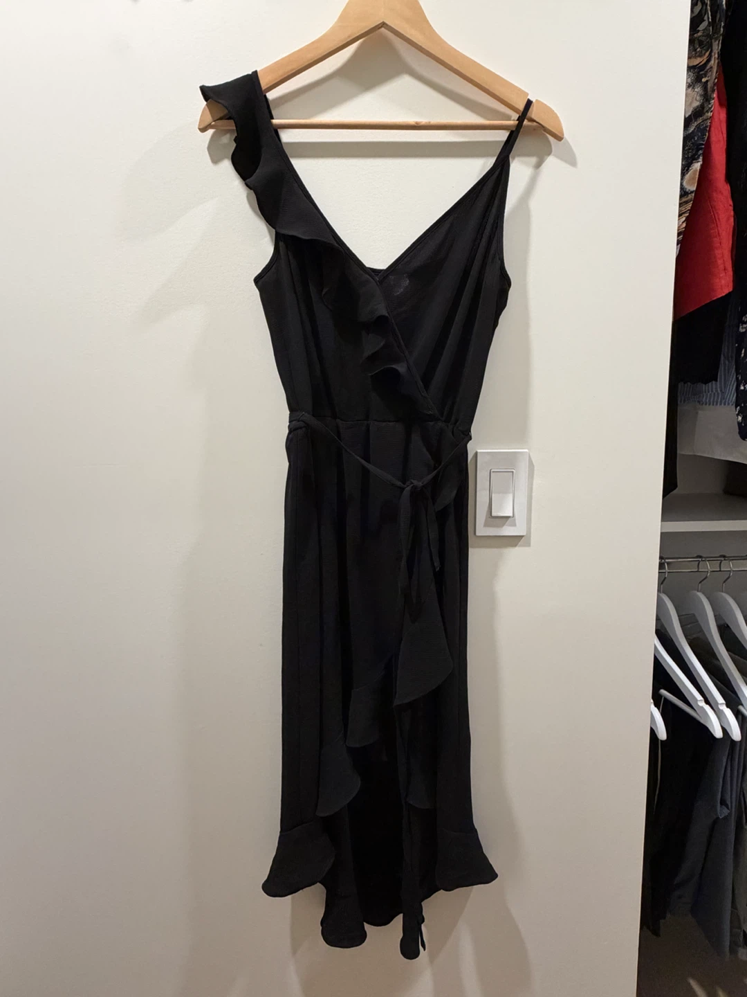 Divided Asymmetrical Black Ruffle Midi Dress - photo 2