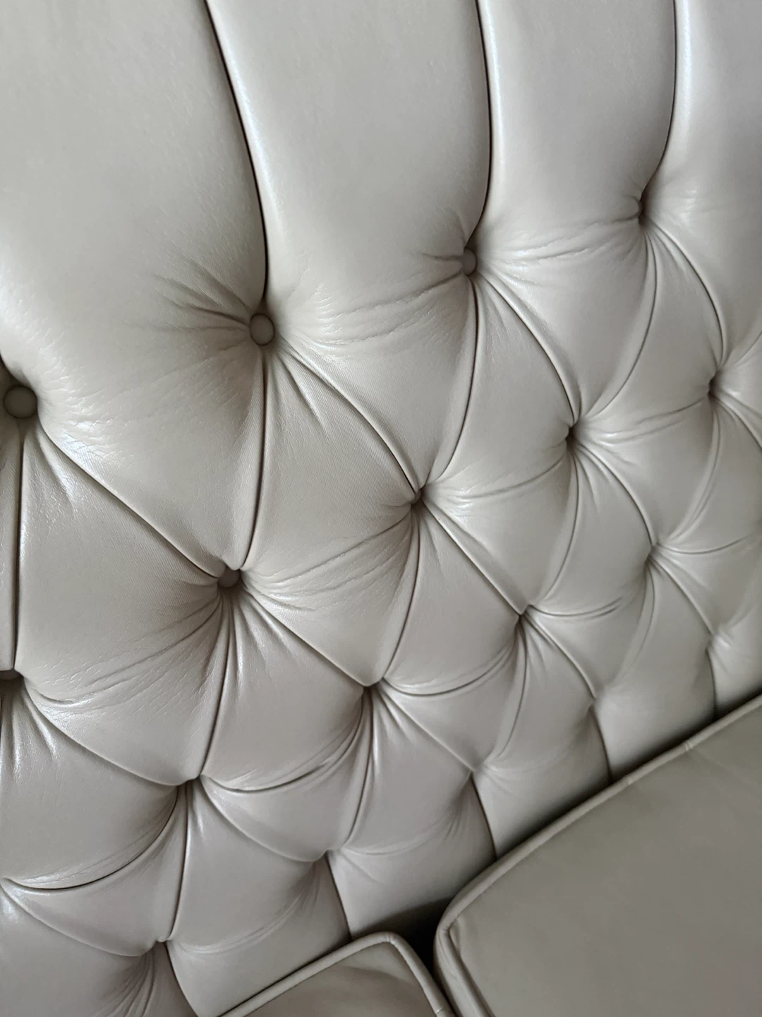 Cream Tufted Sofa - photo 3