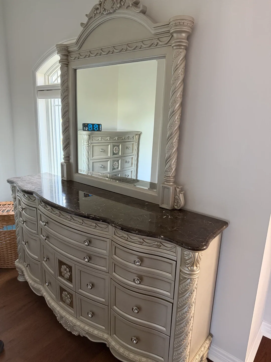 Elegant Mirror Vanity with Marble Top