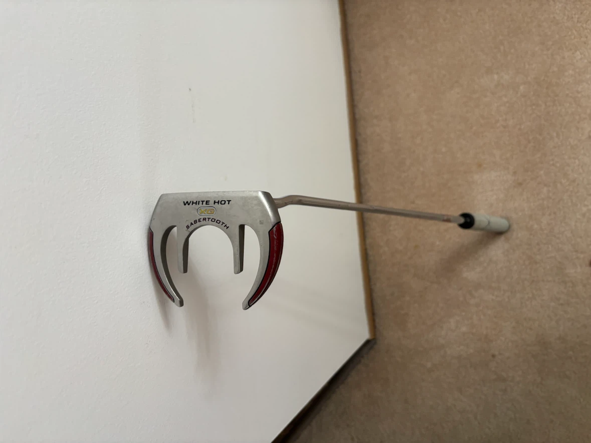 Odyssey White Hot Sabertooth Putter