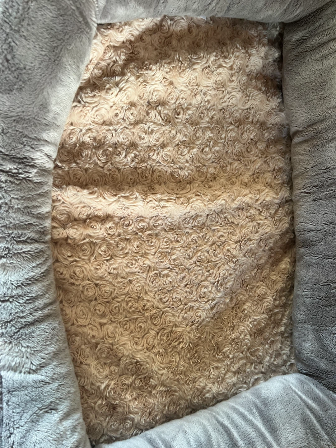 Plush Dog Bed - photo 2