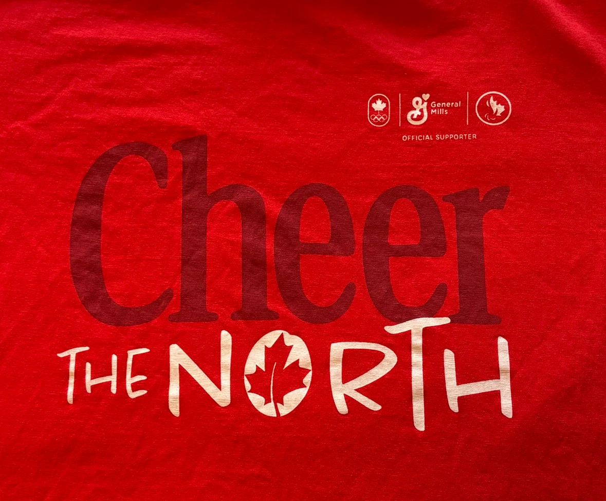 ✨✨Red Cheer The North T-Shirt Size L - photo 2