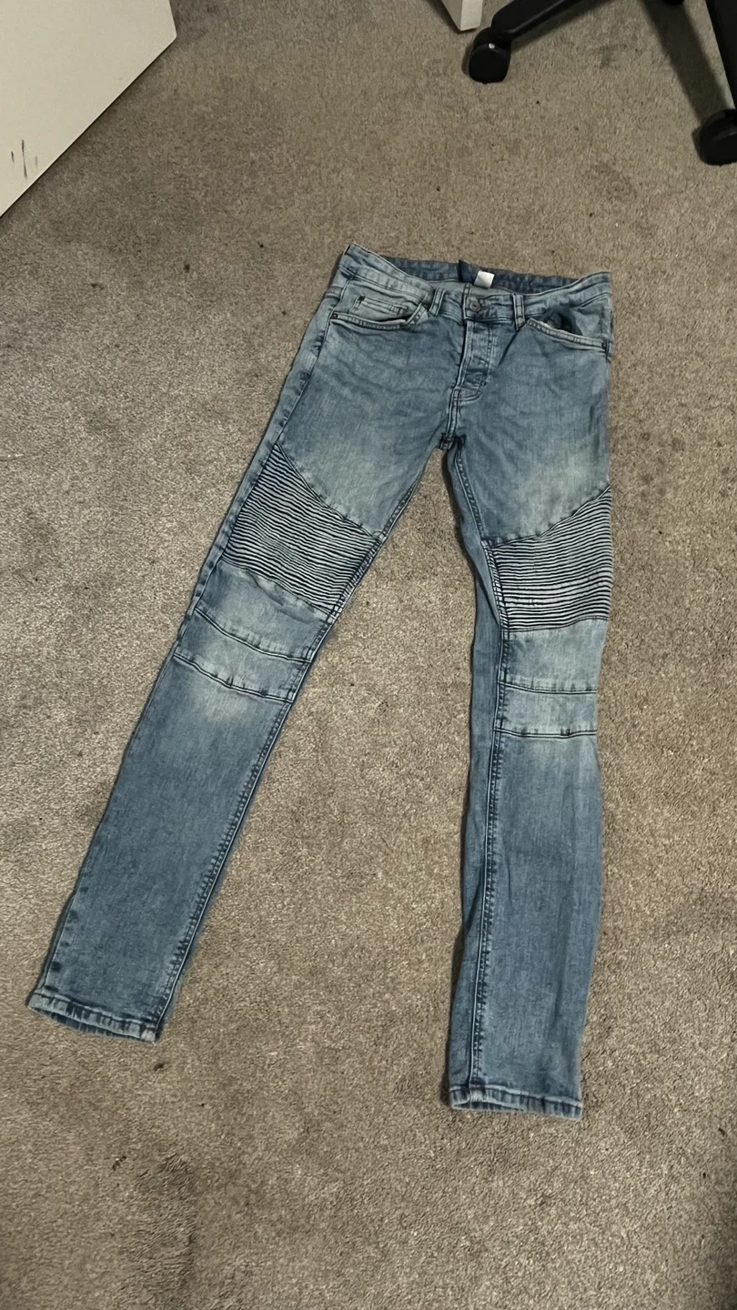 men’s blue jeans
