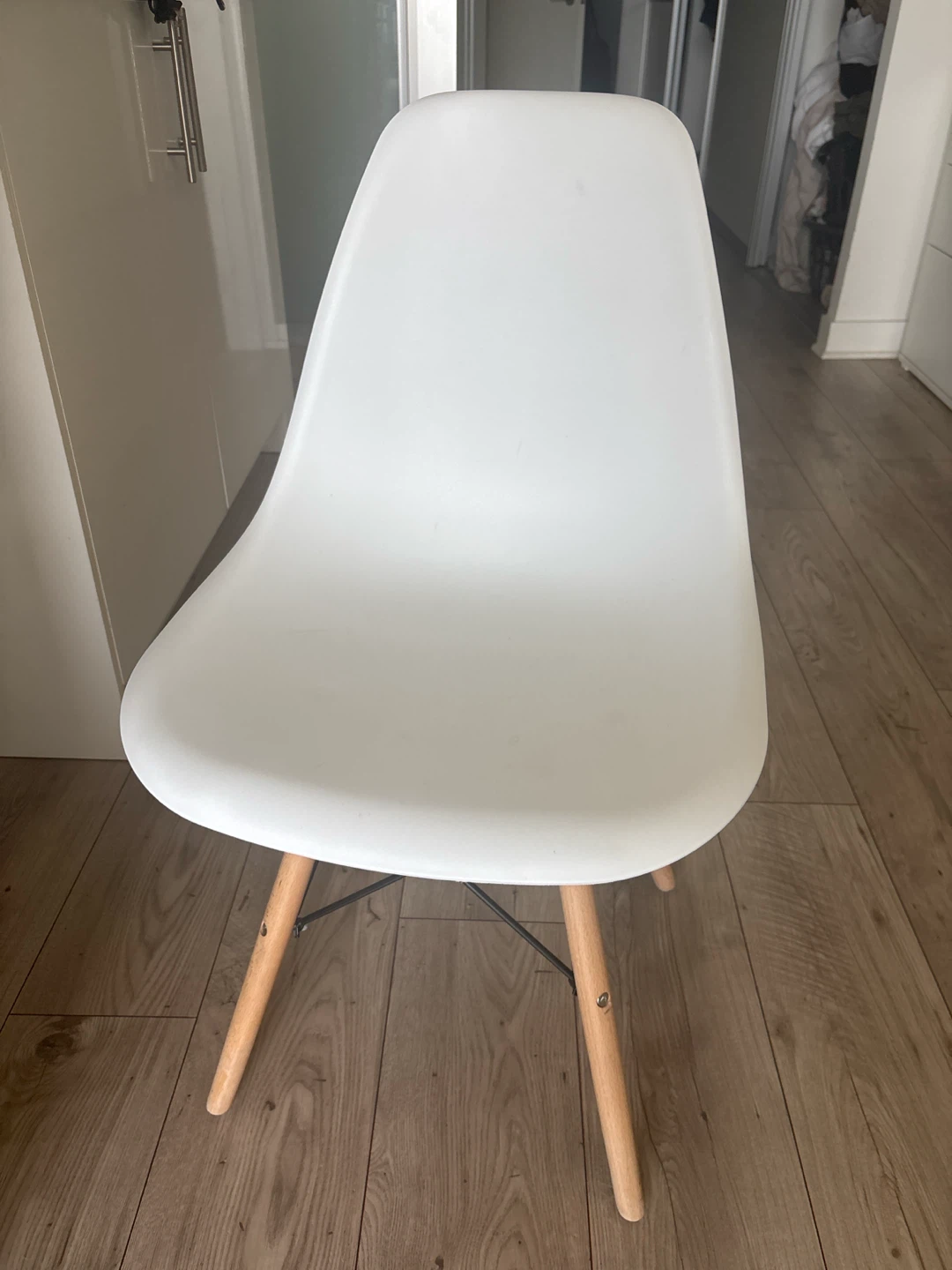 White Eames Style Dining Chair ✨ - photo 3