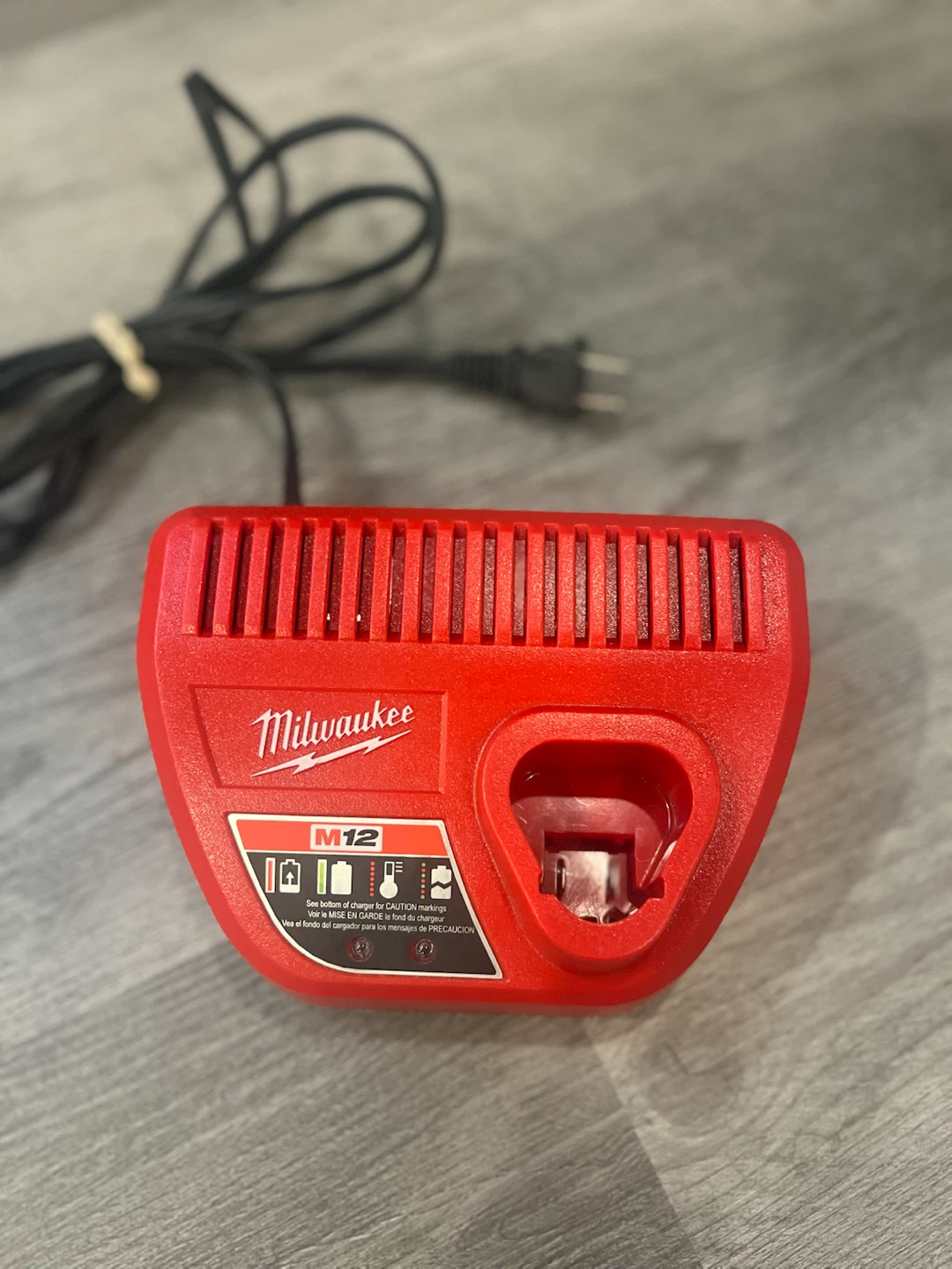 Milwaukee M12 Battery Charger