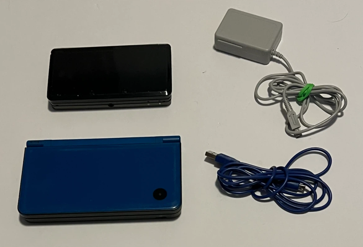 Nintendo 3DS & DSI XL - for parts or repair