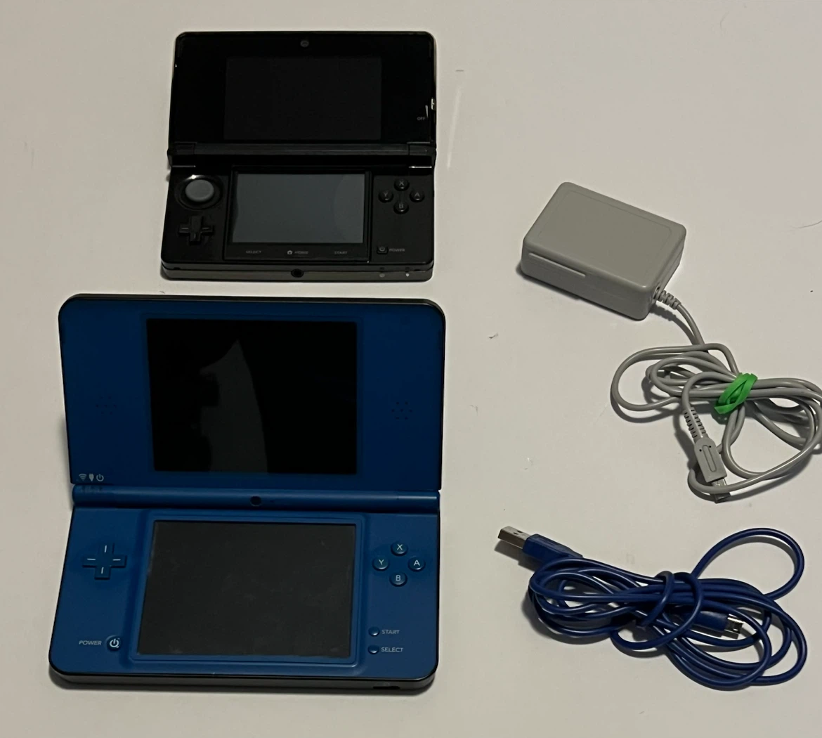 Nintendo 3DS & DSI XL - for parts or repair - photo 3