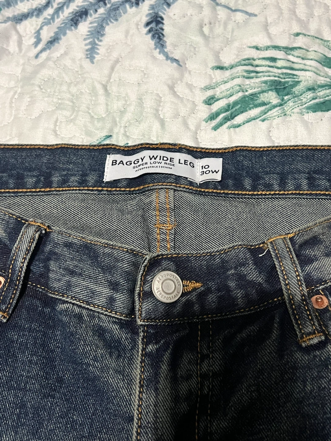 Low-Rise Wide-Leg Vintage Wash Jeans - photo 3
