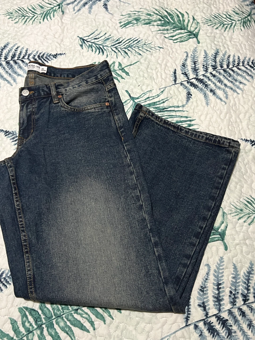 Low-Rise Wide-Leg Vintage Wash Jeans - photo 4