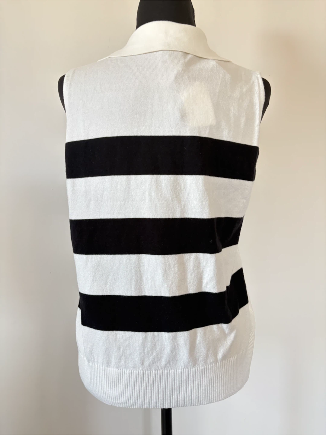M - NEW WITH TAG! Striped Sleeveless Sweater Vest - photo 3
