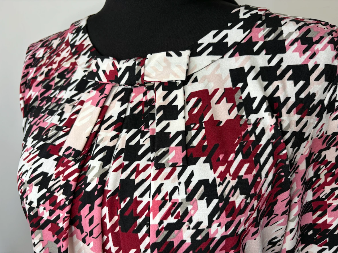 M - NEW WITH TAG! Karl Lagerfeld Paris Houndstooth blouse - photo 4