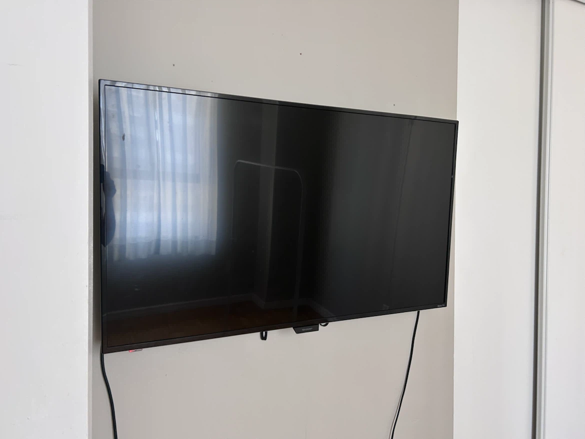 43 inches Sharp Roku TV