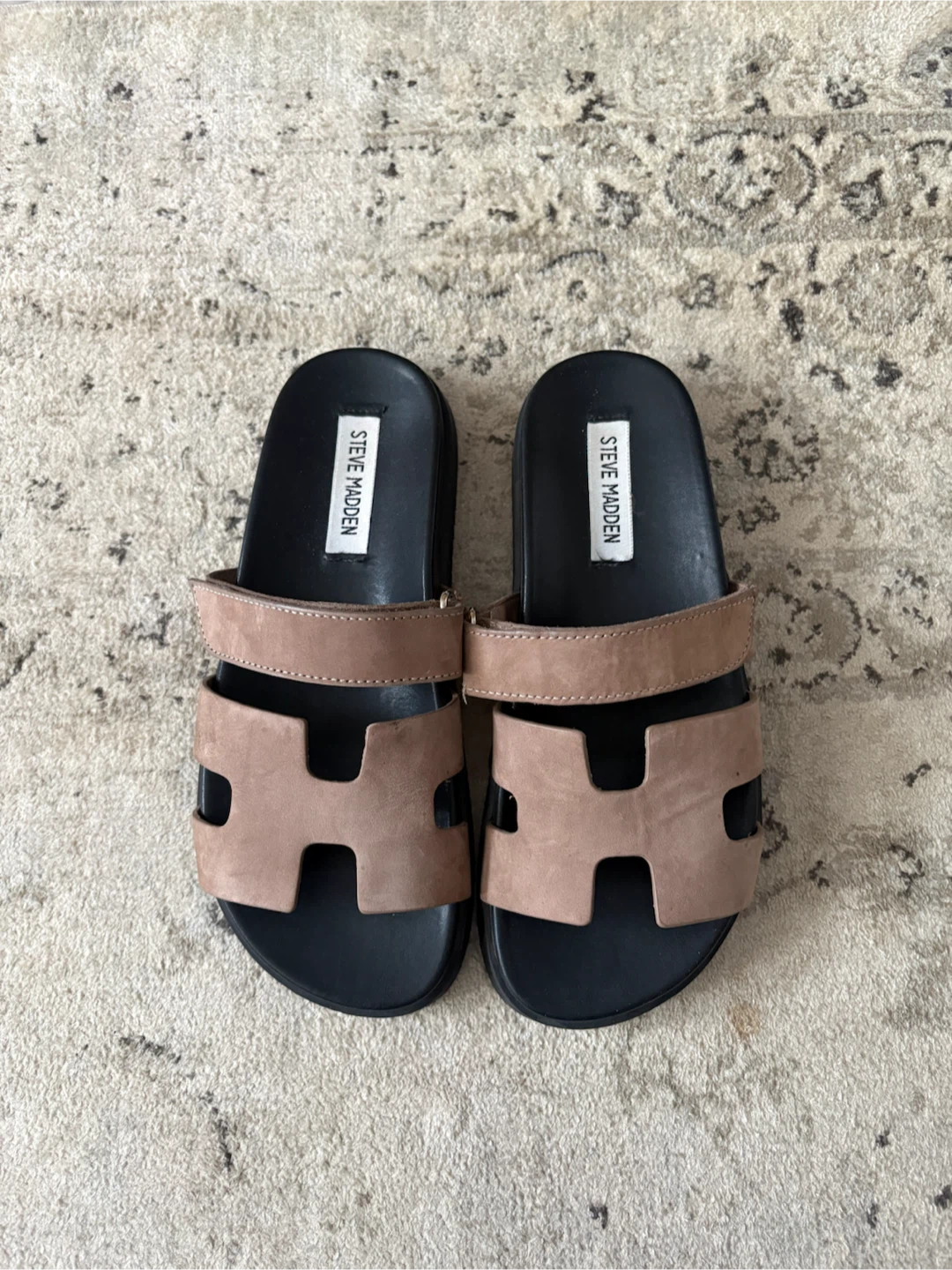 Steve Madden Slides - Beige/Black
