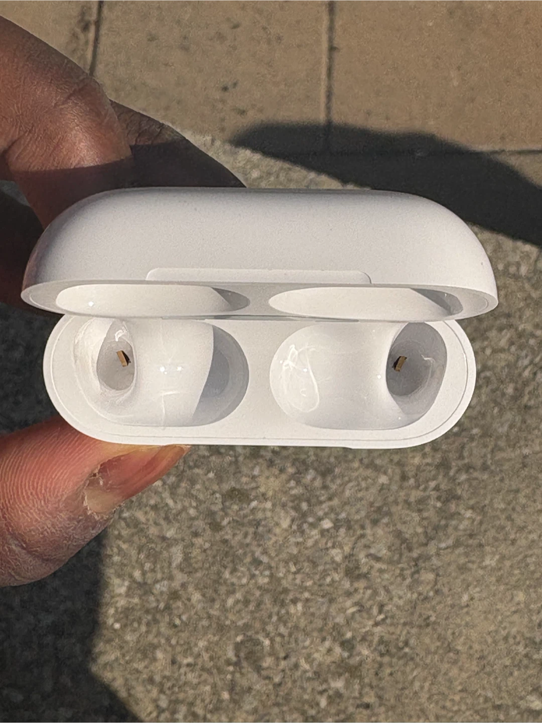 Apple AirPods Pro (2nd Gen) with Charging Case - photo 2