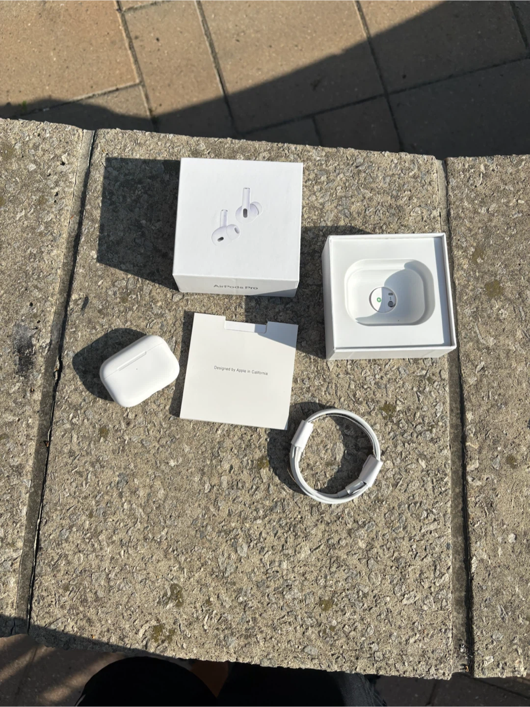 Apple AirPods Pro (2nd Gen) with Charging Case - photo 5