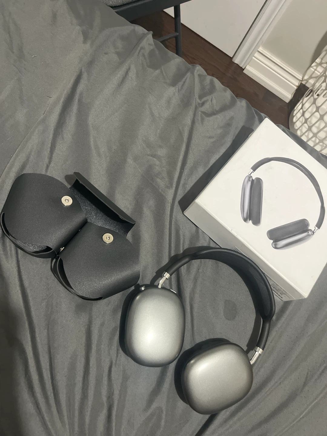Apple AirPods Max Headphones