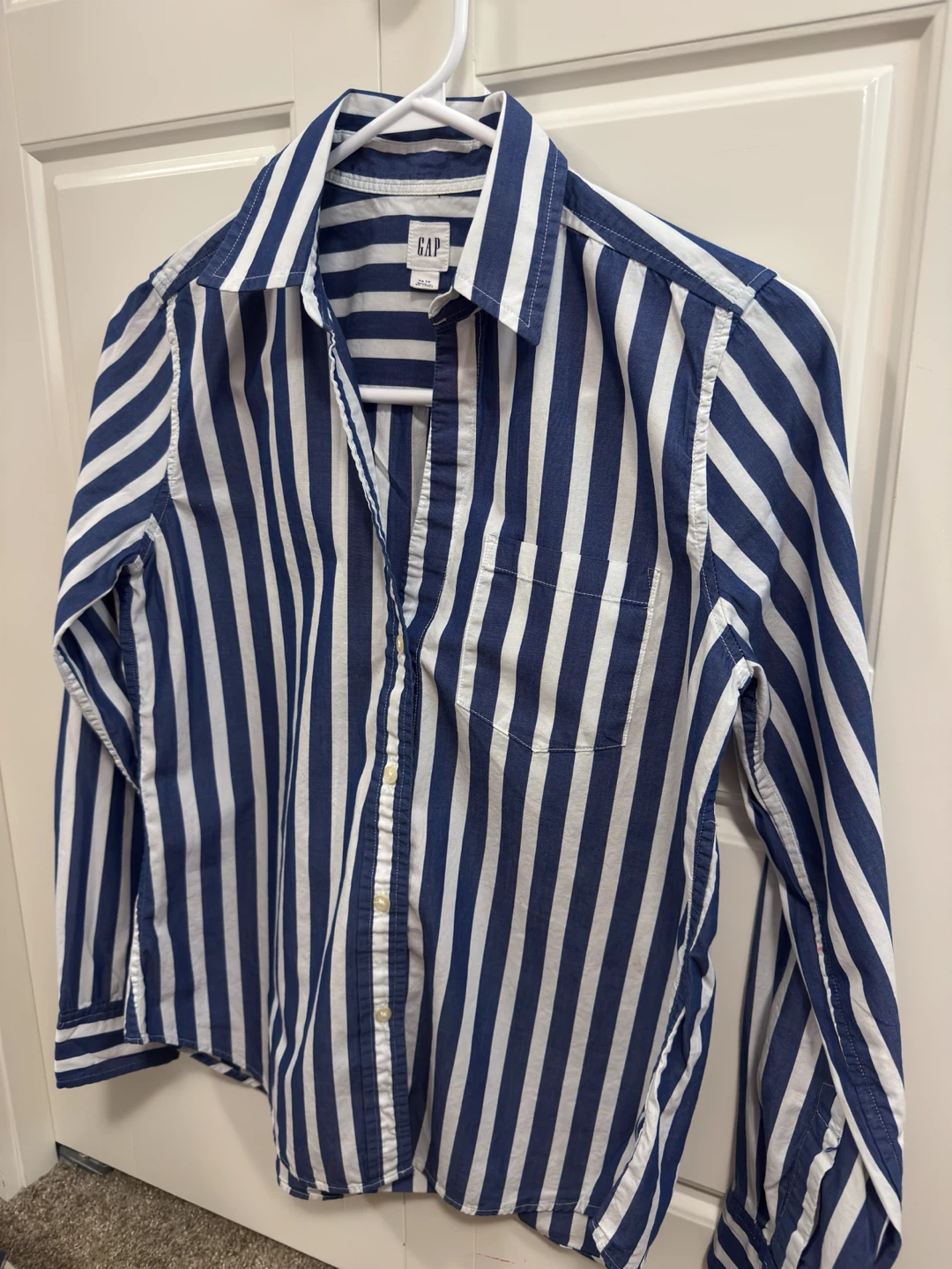 GAP Blue & White Striped Button-Up Shirt – Size XS