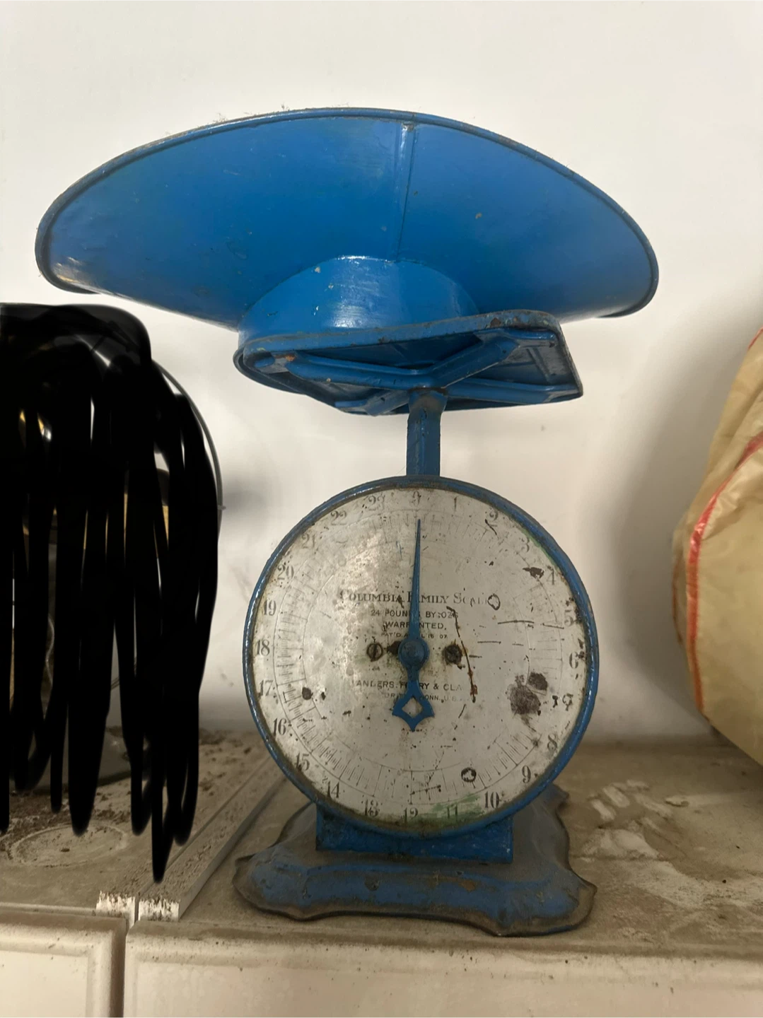 Vintage Columbia Family Scale