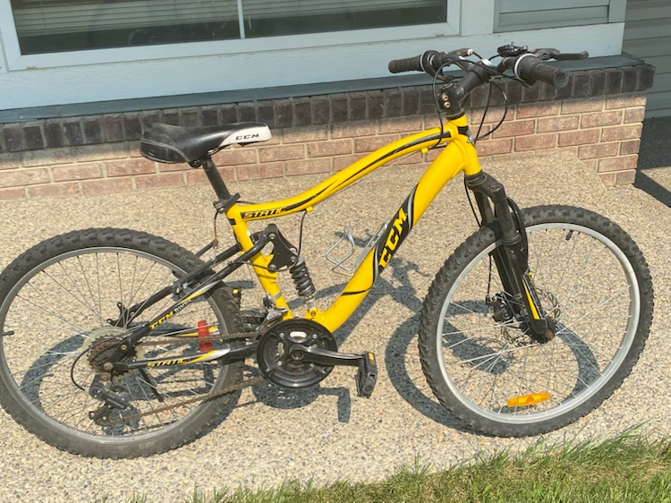Yellow CCM Mountain Bike - photo 3