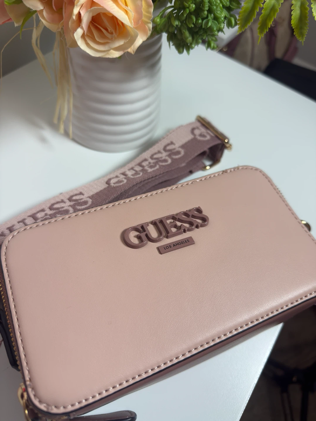 Authentic GUESS Crossbody Bag – Blush Pink – Like New - photo 2