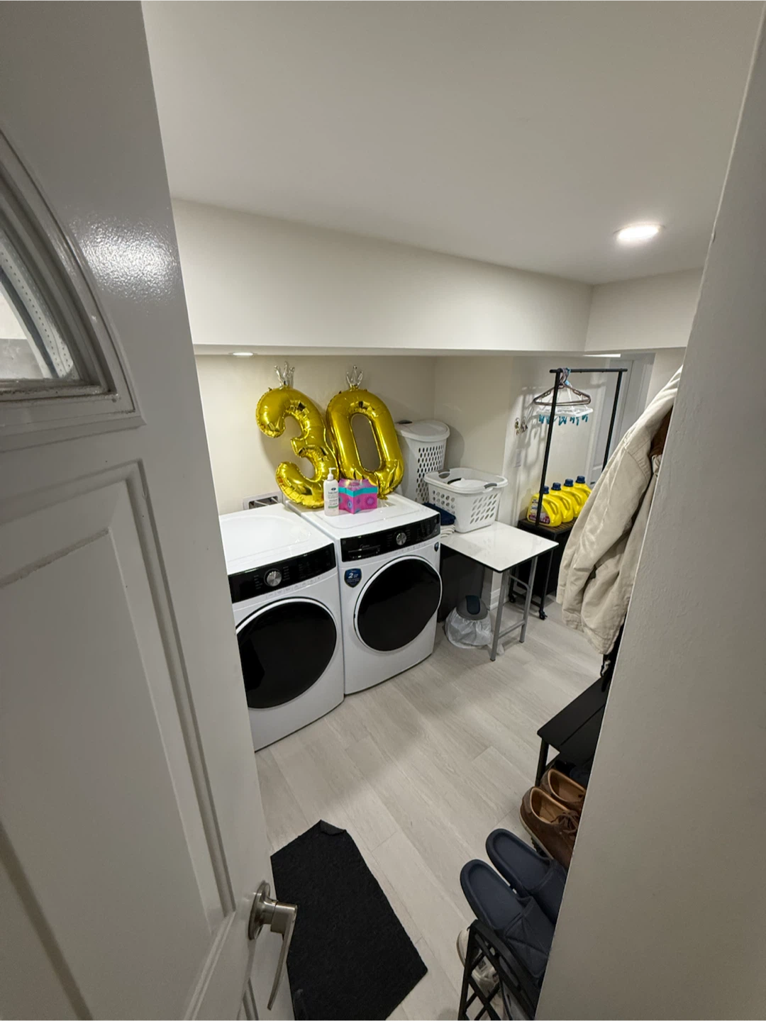 1bed 1bath Ensuite Laundry Basement