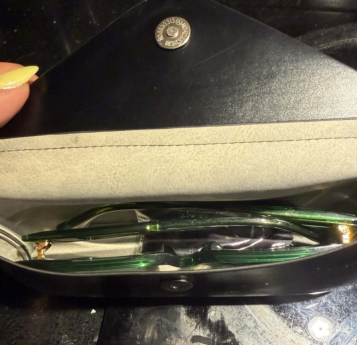 DONAHUGH Green Sunglasses with Case - photo 4