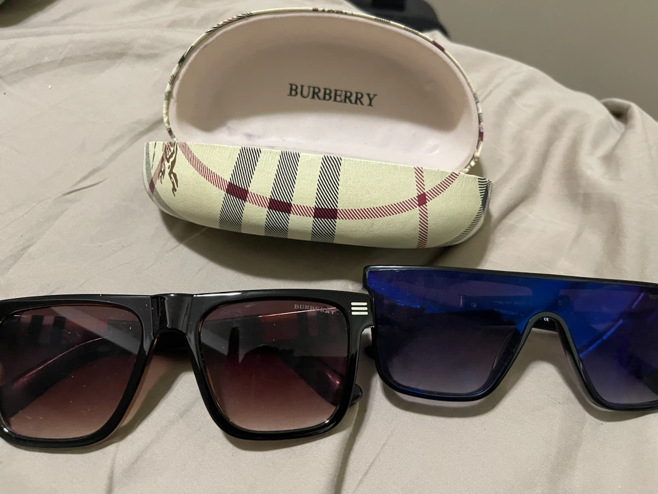 Burberry Sunglasses with Case - photo 3