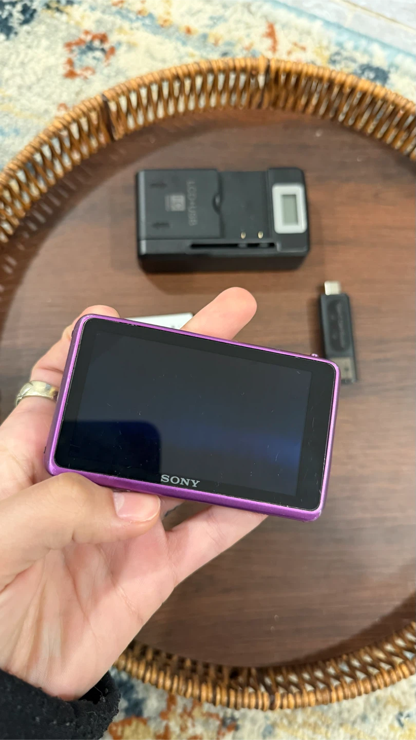Sony Cyber-shot Digital Camera - photo 4