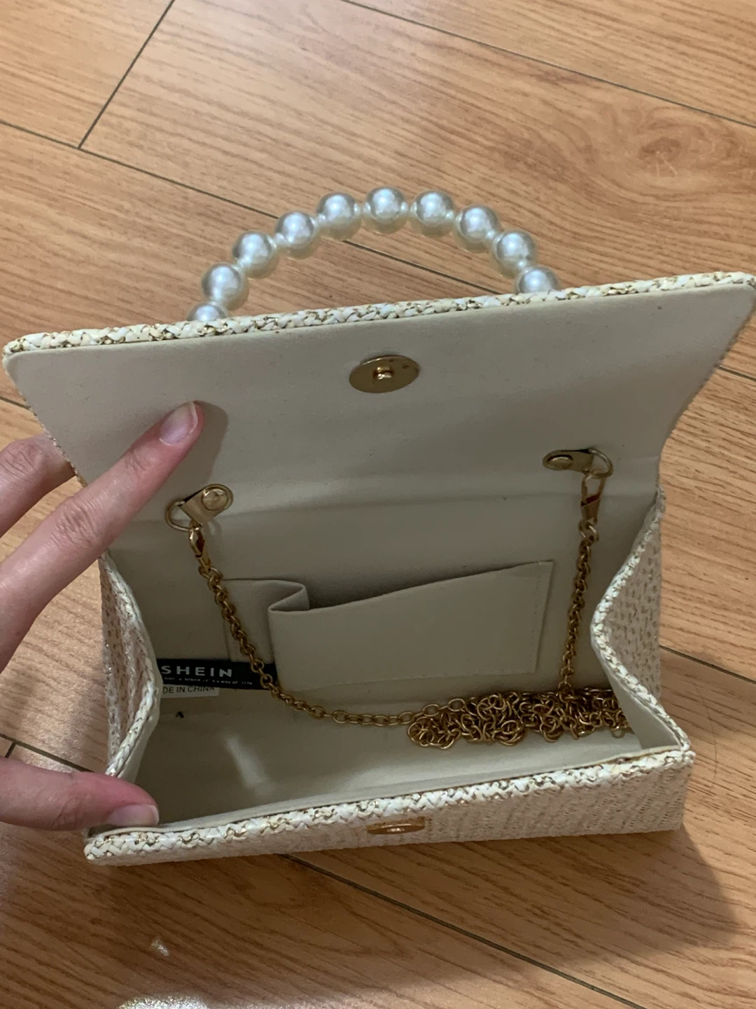 Straw Clutch with Pearl Handle - photo 3