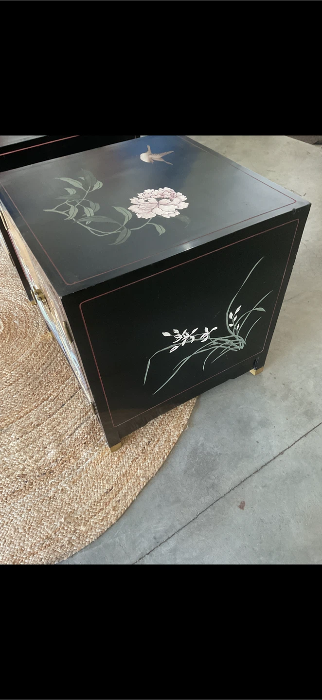 BARGAIN!  $275 obo CHINTZ vintage sidetable - photo 5