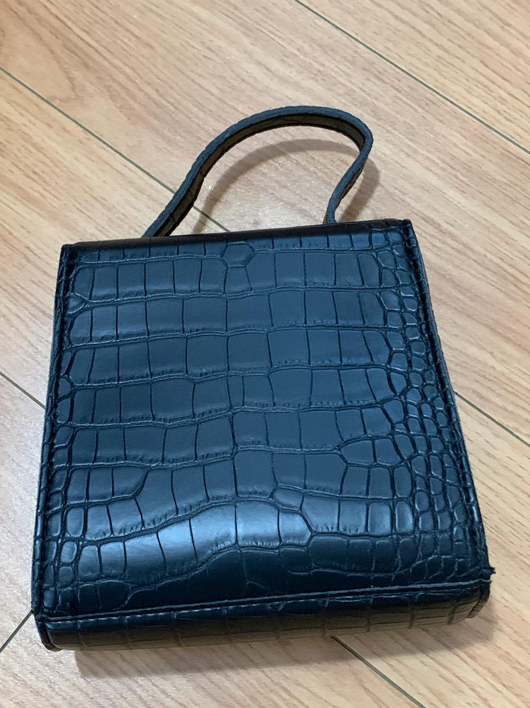 Black Croc-Embossed Handbag - photo 2