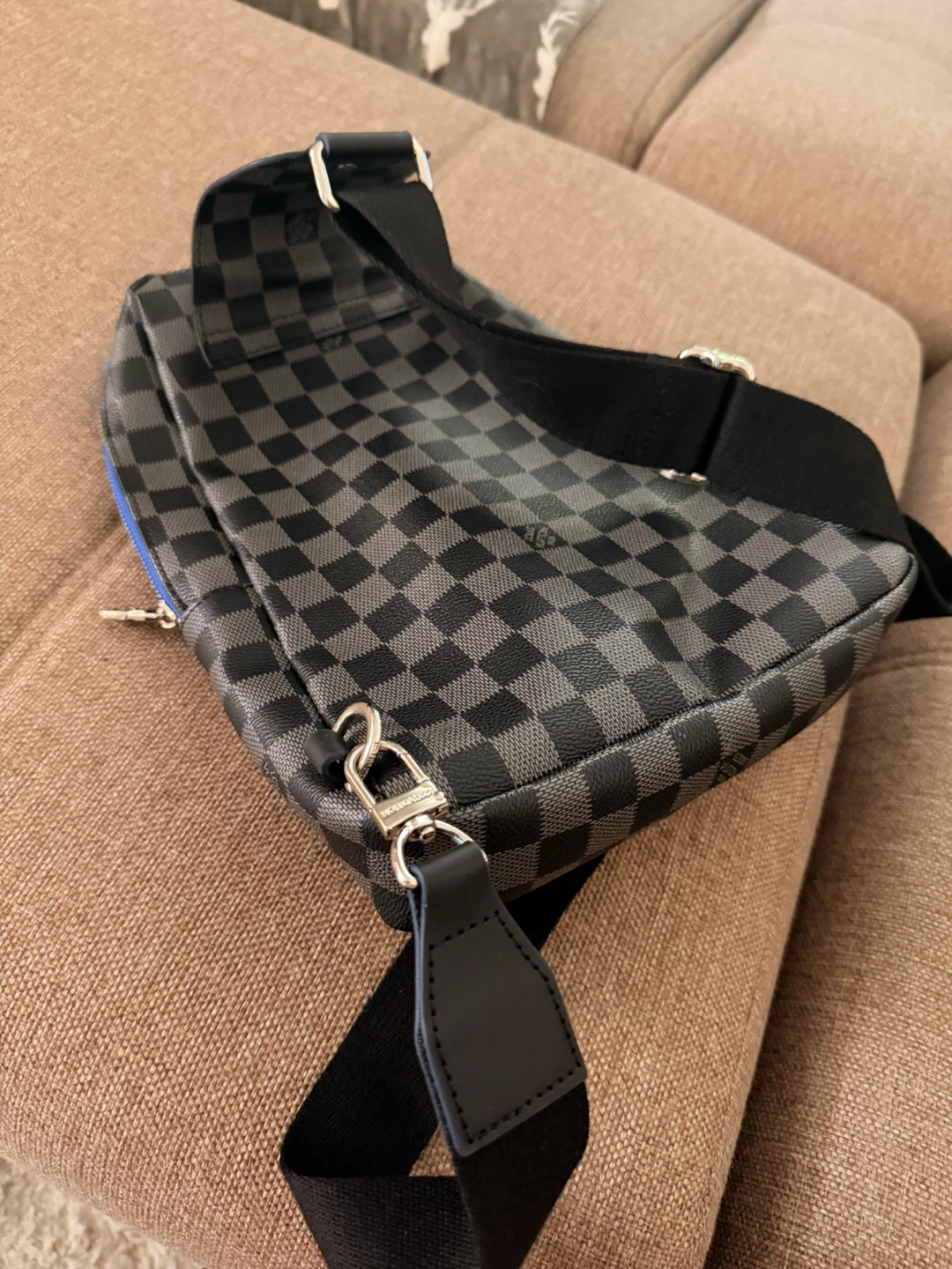 Louis Vuitton Sling Bag Damier Graphite - photo 2