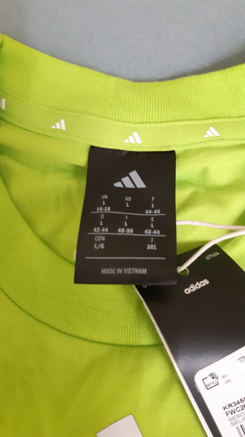 Adidas Official FIFA World Cup 2026 Volunteer T-Shirt - L - photo 3