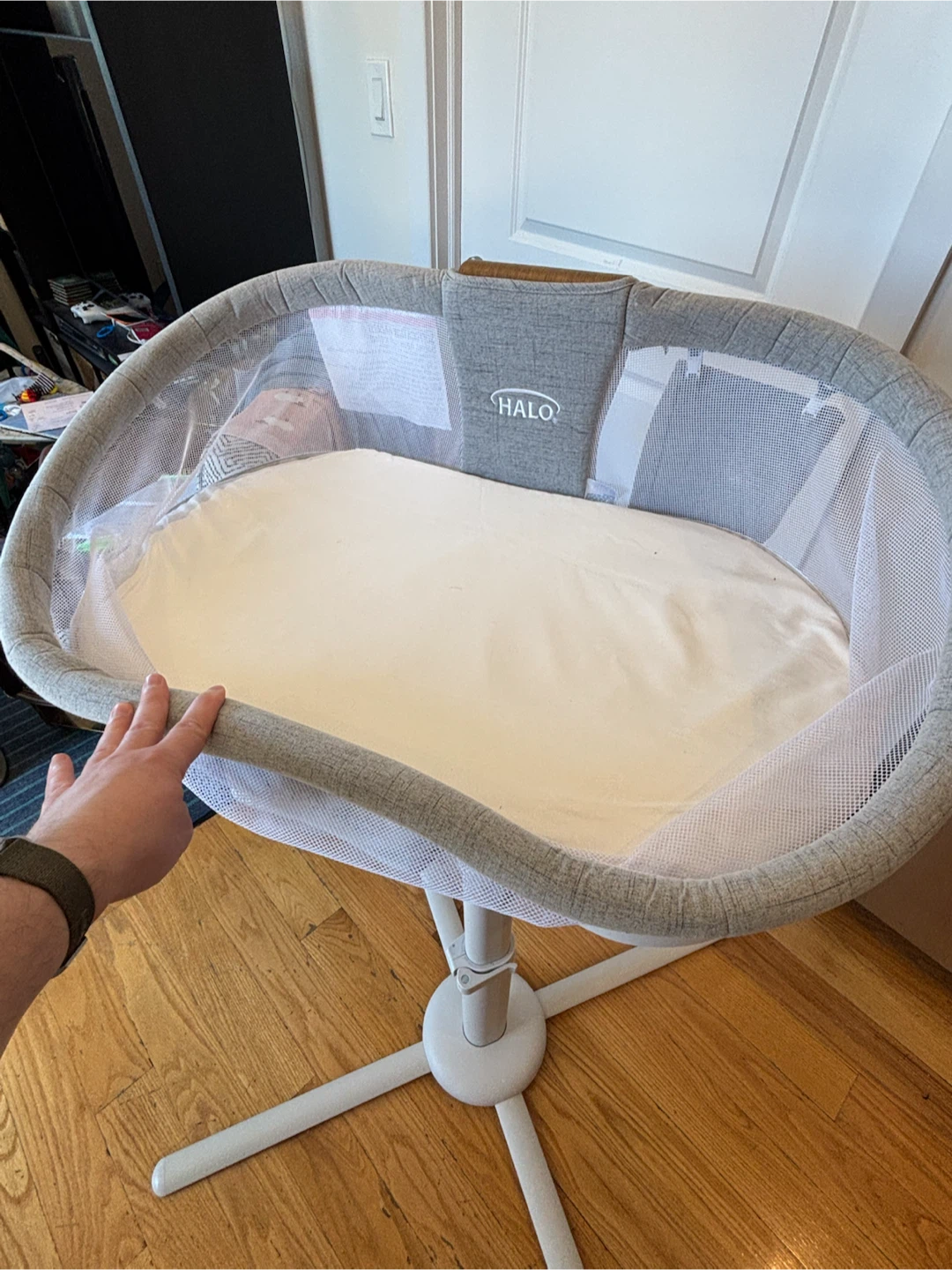 HALO BassiNest Swivel Sleeper Luxe Baby Bassinet Soothing - photo 3