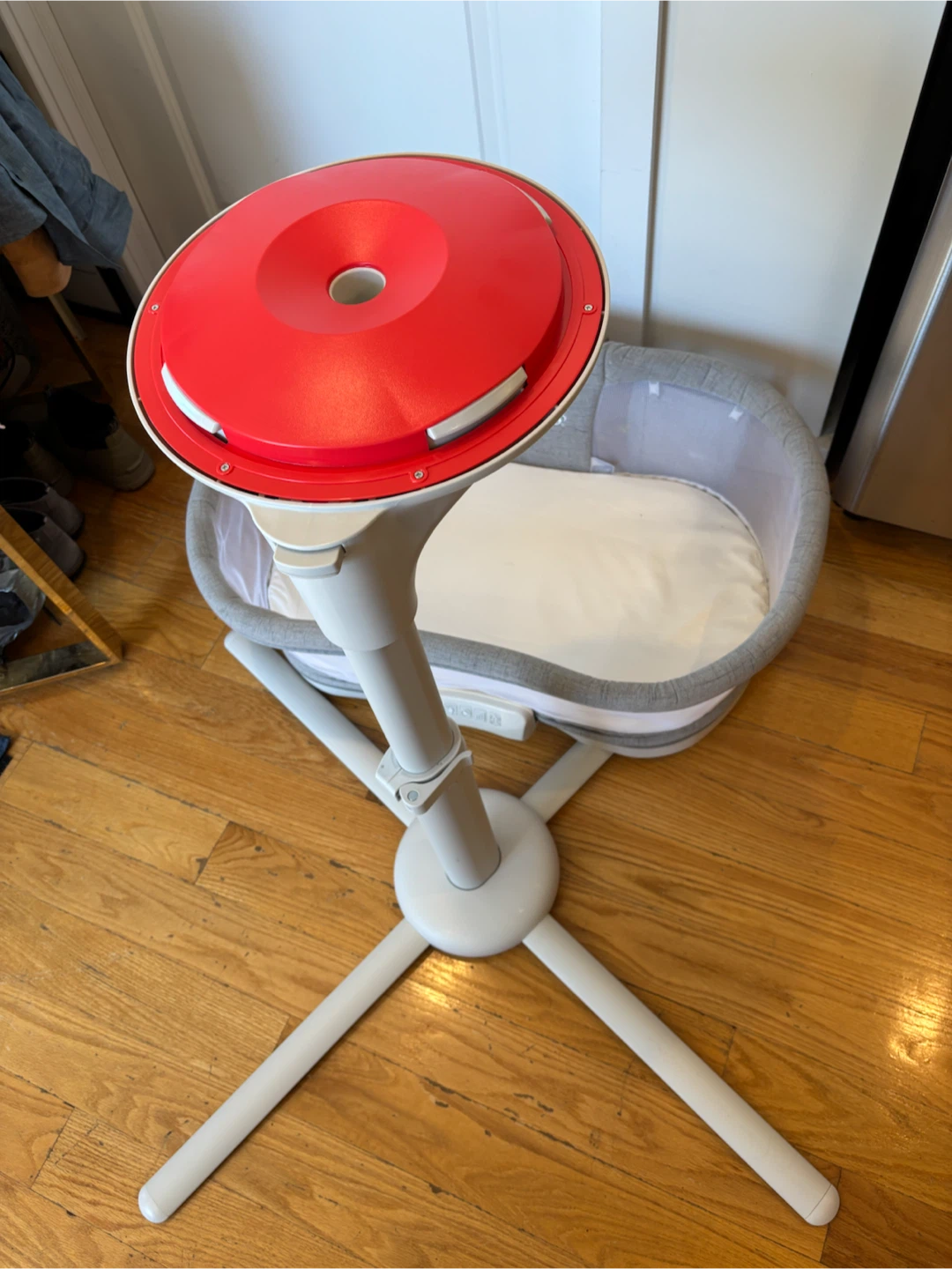 HALO BassiNest Swivel Sleeper Luxe Baby Bassinet Soothing - photo 4