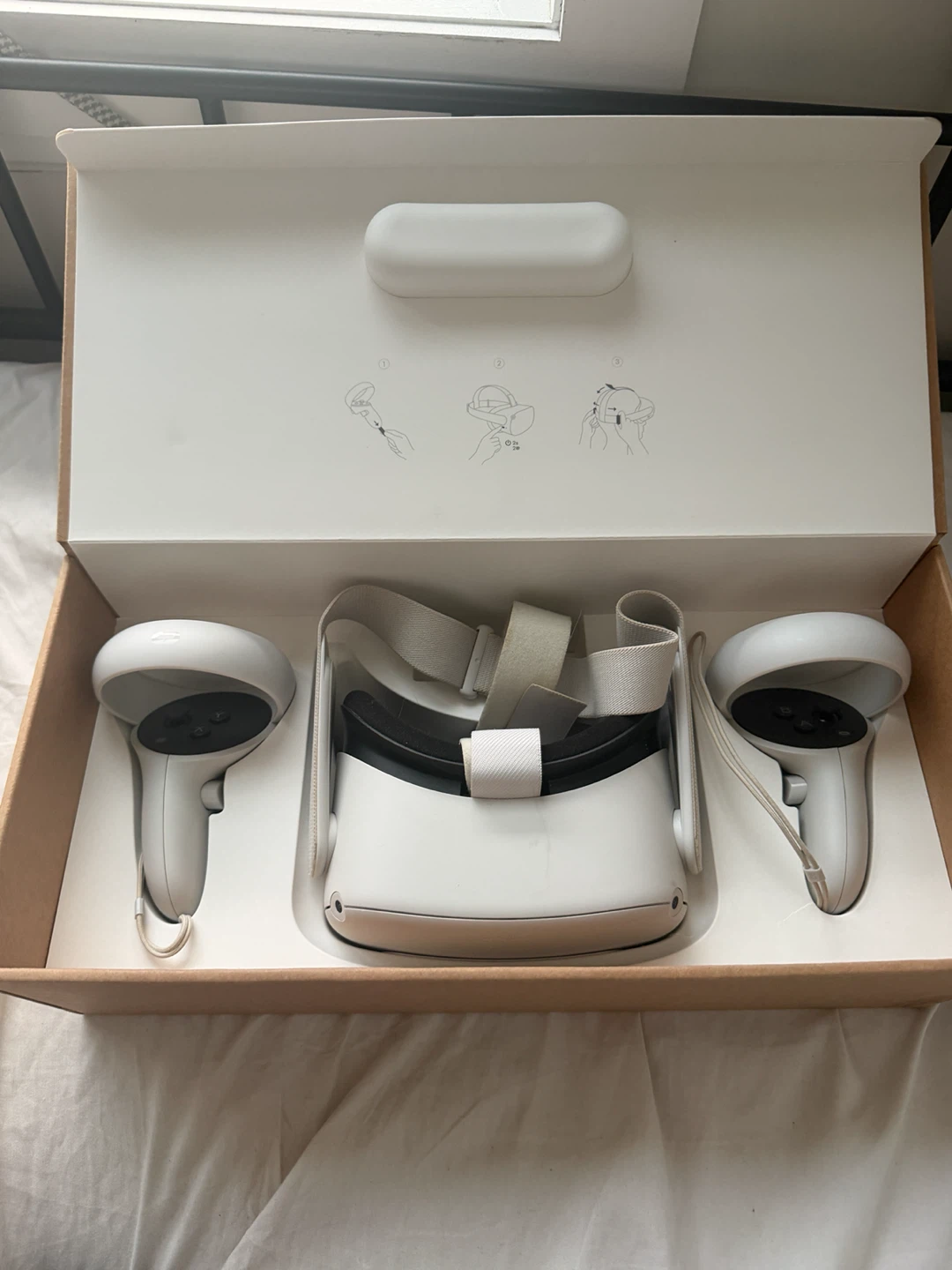 Oculus Quest 2 VR Headset and Controllers