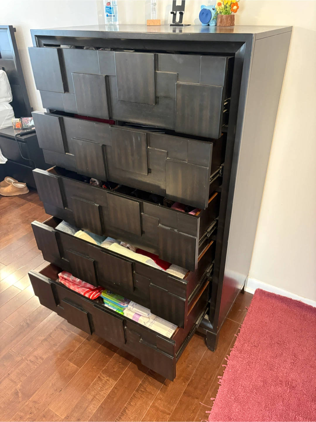 Solid wood chest of drawers - photo 2