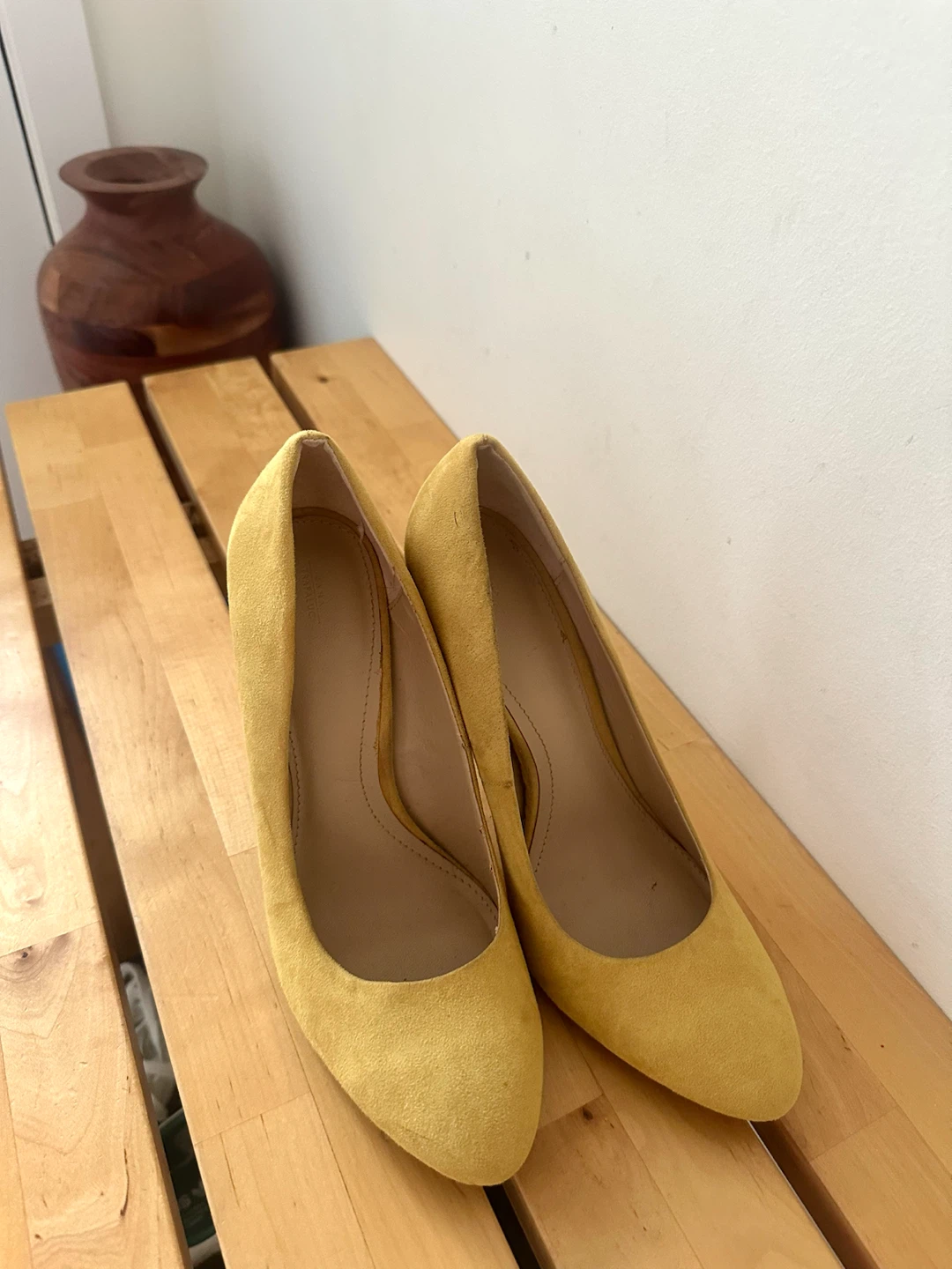 yellow classic pointed-toe stiletto pumps - photo 2
