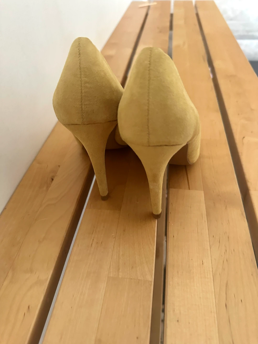 yellow classic pointed-toe stiletto pumps - photo 3