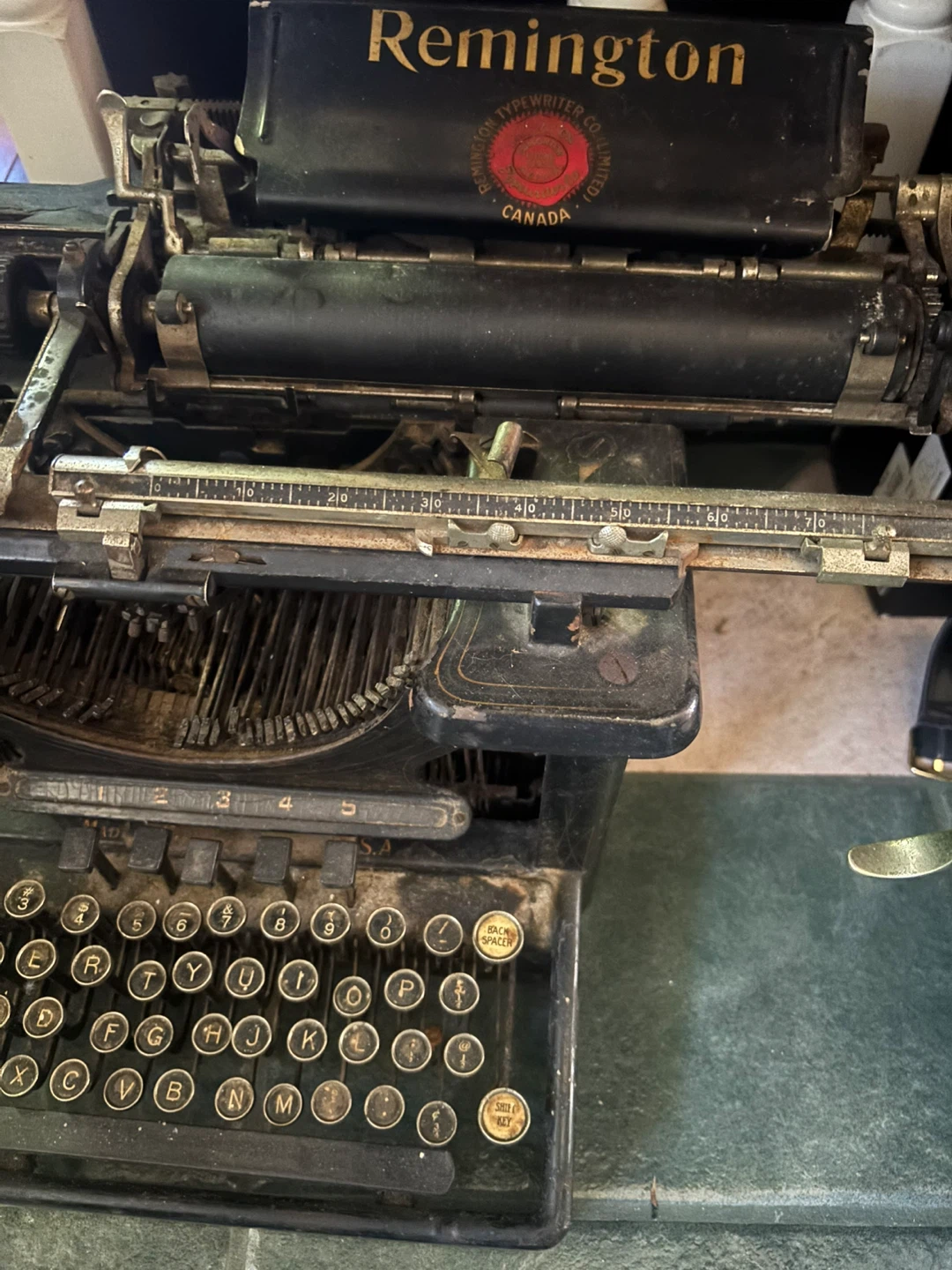 Vintage Remington Typewriter - photo 4
