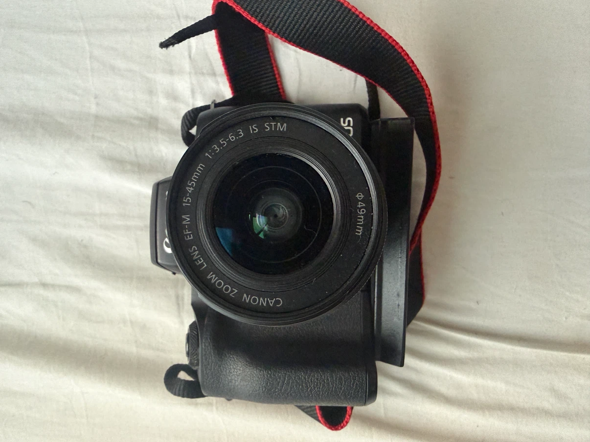 Canon EOS M50 Mirrorless Camera with 15-45mm Lens - photo 2