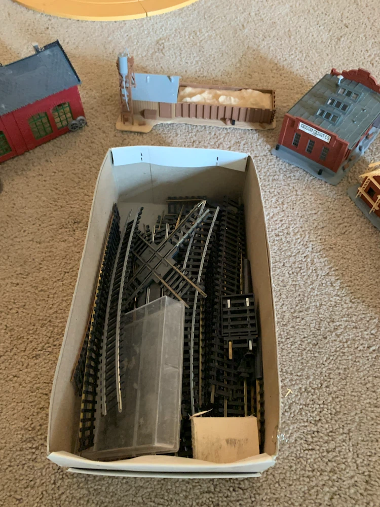 Tyco HO Scale Model Train Accessories Set - photo 4