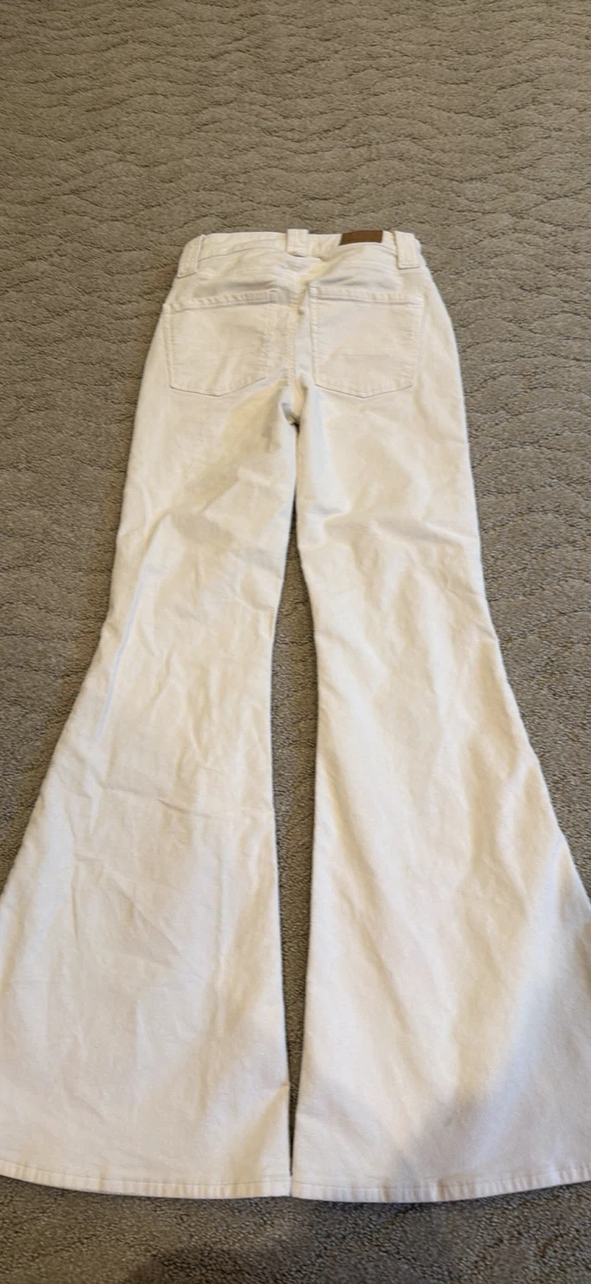 American Eagle Cream Bell Bottom Jeans