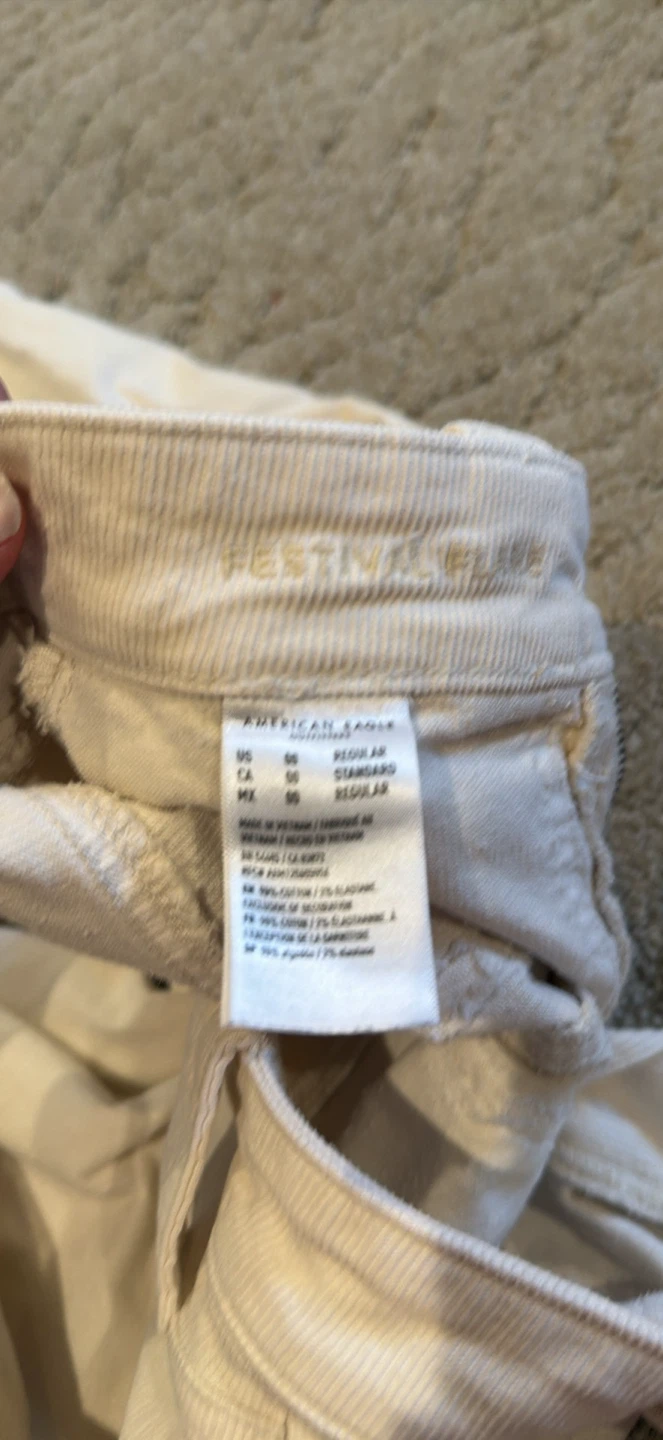 American Eagle Cream Bell Bottom Jeans - photo 2