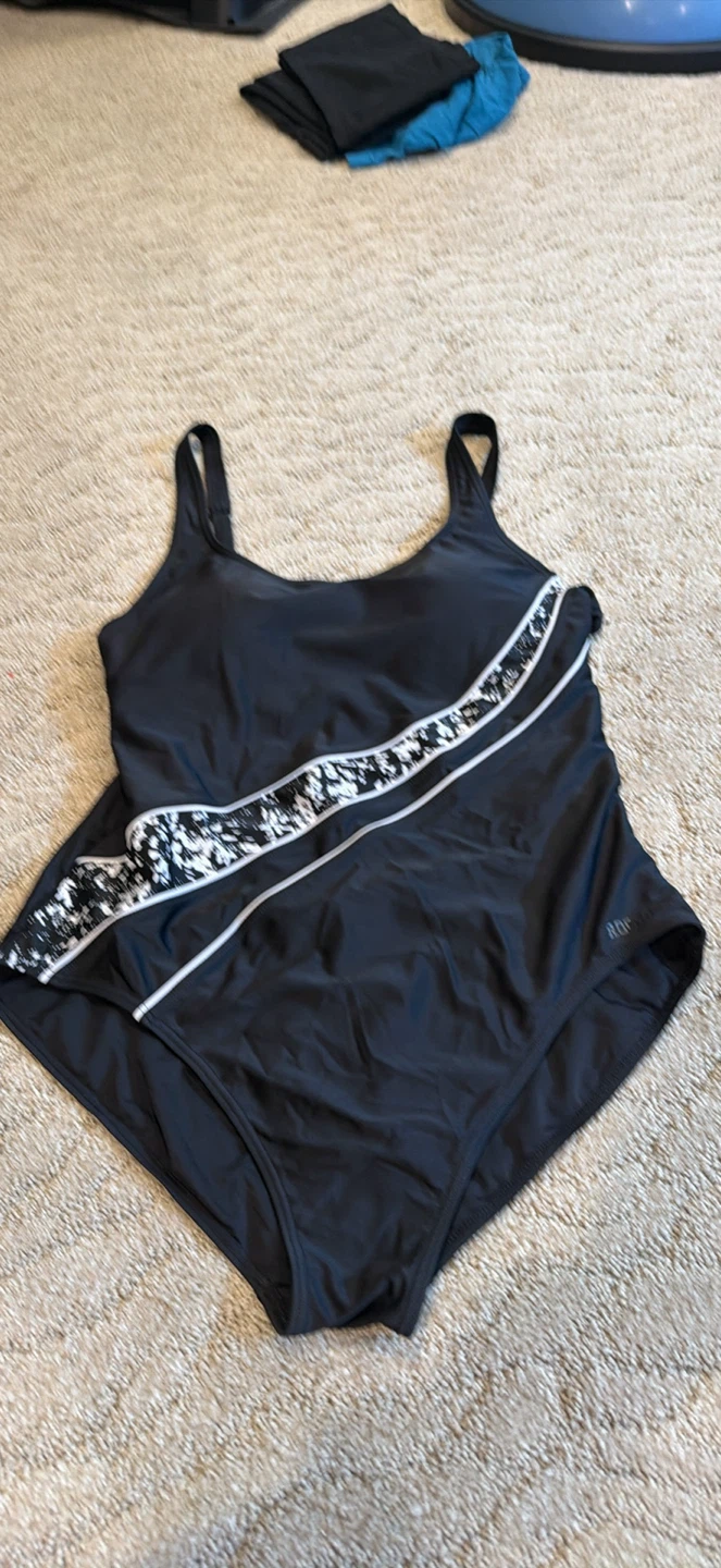 ROPER BLACK ONE-PIECE SWIMSUIT