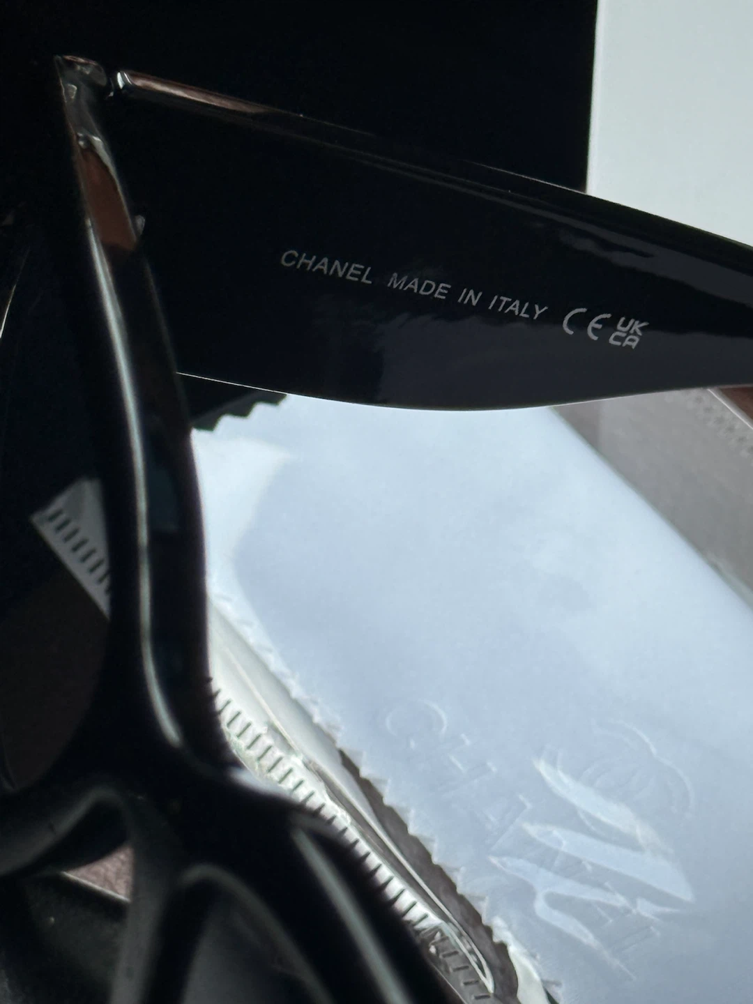 CHANEL Black Cat-Eye Sunglasses - photo 4